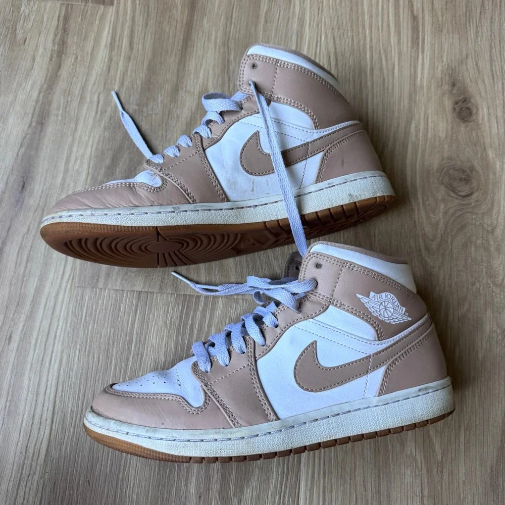 Jordan 1 Mid Mens 8.5 Hemp White Gum Brown Sneakers 554724-271